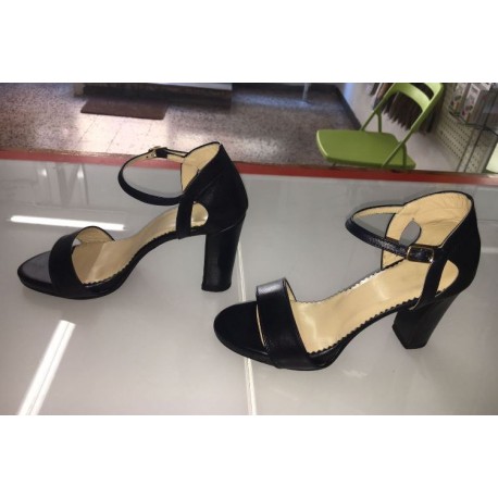 Sandali eleganti a fascetta