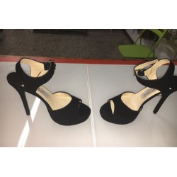 Scarpa elaborata su ordinazione modello sandalo elegante