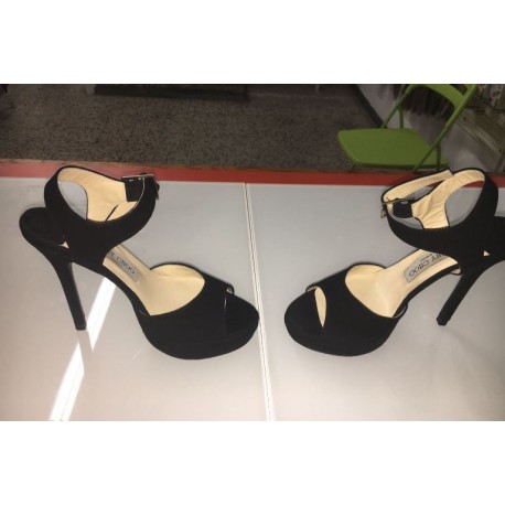 Scarpa elaborata su ordinazione modello sandalo elegante