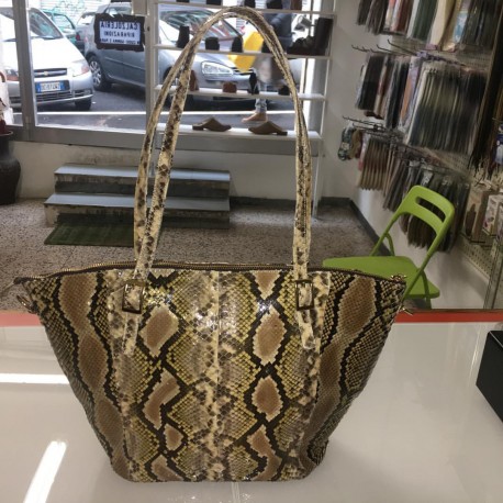 Borsa fatta in 100% pitone
