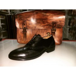 Oxford Brogue in Pelle di Vitello Spazzolato di colore nero