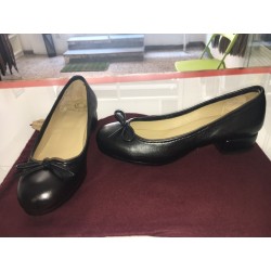 Ballerine in pelle di vitellino spazzolato di colore nero